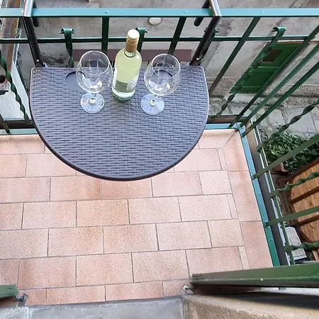 Grazioso Red Rose Appartement Moltrasio